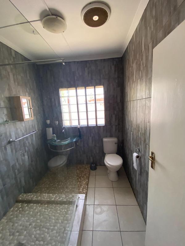 5 Bedroom Property for Sale in Sandbaai Western Cape